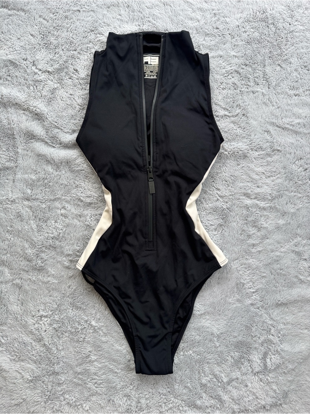 TA3 Sleeveless Surfy NWOT Snatched Waist Corset Back Swimsuit Black Cream XS